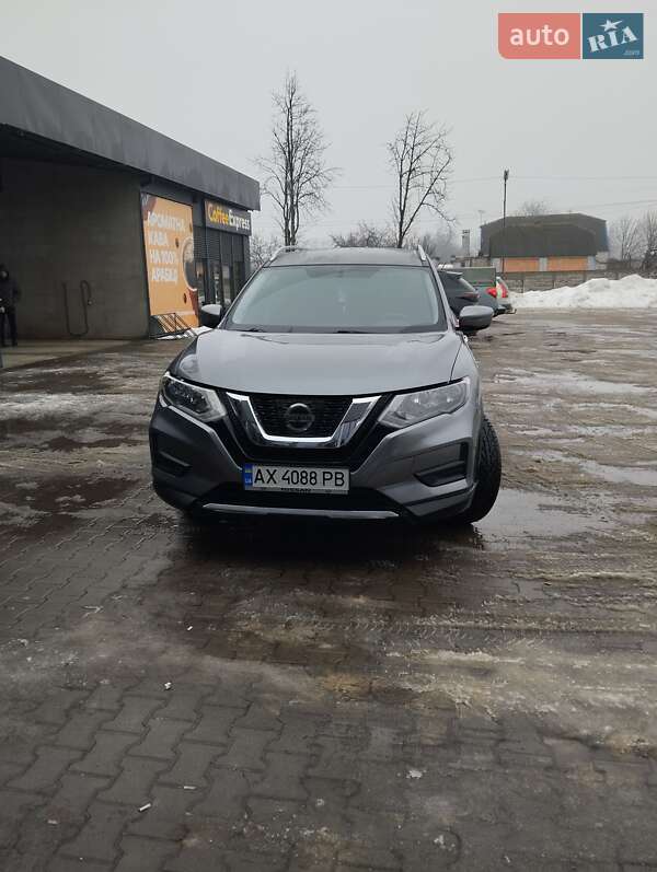 Внедорожник / Кроссовер Nissan Rogue 2017 в Первомайске