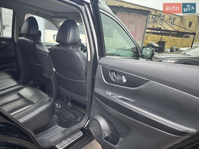 Внедорожник / Кроссовер Nissan Rogue 2014 в Запорожье