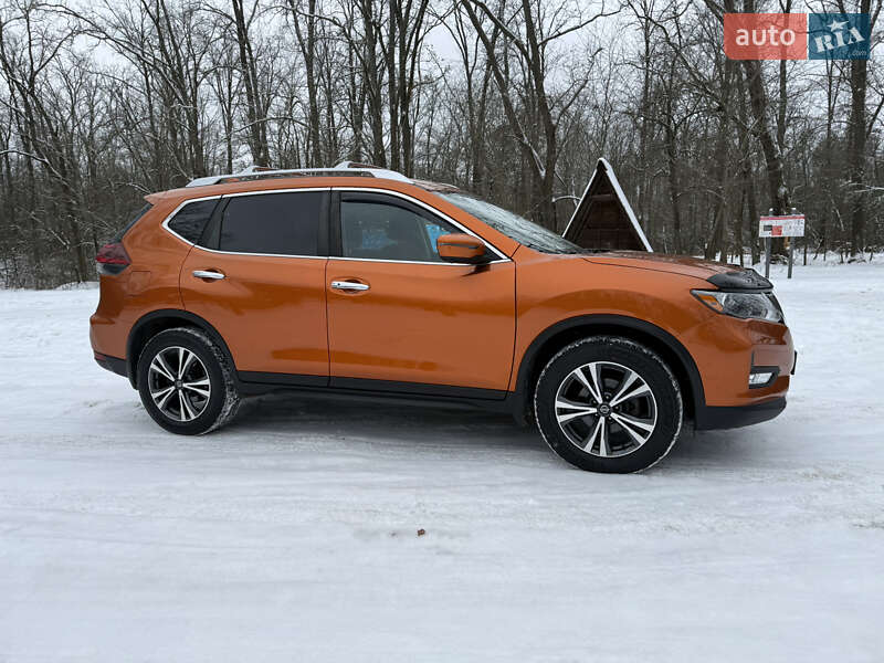 Внедорожник / Кроссовер Nissan Rogue 2019 в Фастове