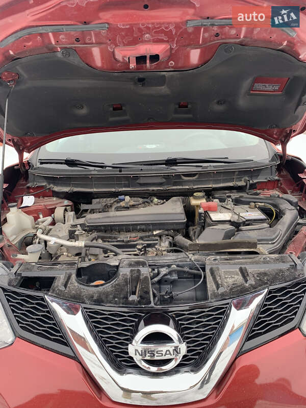 Внедорожник / Кроссовер Nissan Rogue 2016 в Чорткове