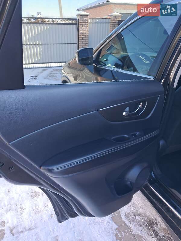 Внедорожник / Кроссовер Nissan Rogue 2015 в Виннице