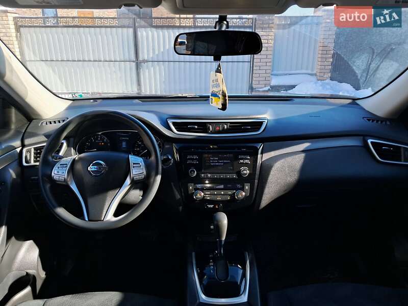 Внедорожник / Кроссовер Nissan Rogue 2015 в Виннице