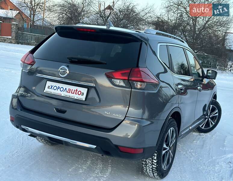 Внедорожник / Кроссовер Nissan Rogue 2016 в Хороле