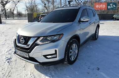 Внедорожник / Кроссовер Nissan Rogue 2016 в Харькове