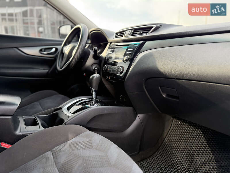 Внедорожник / Кроссовер Nissan Rogue 2016 в Киеве