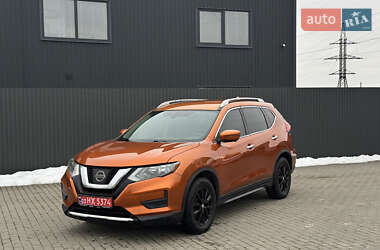 Внедорожник / Кроссовер Nissan Rogue 2017 в Ужгороде