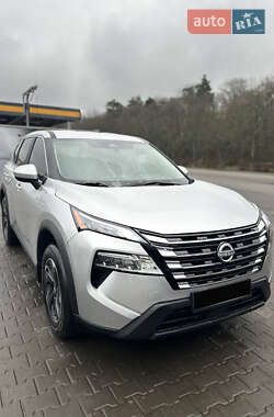 Внедорожник / Кроссовер Nissan Rogue 2025 в Киеве