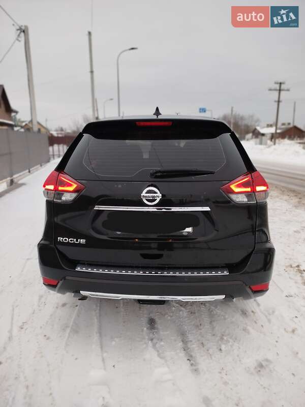 Внедорожник / Кроссовер Nissan Rogue 2017 в Сарнах