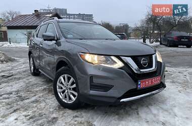 Внедорожник / Кроссовер Nissan Rogue 2017 в Львове