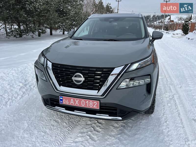 Внедорожник / Кроссовер Nissan Rogue 2023 в Киеве