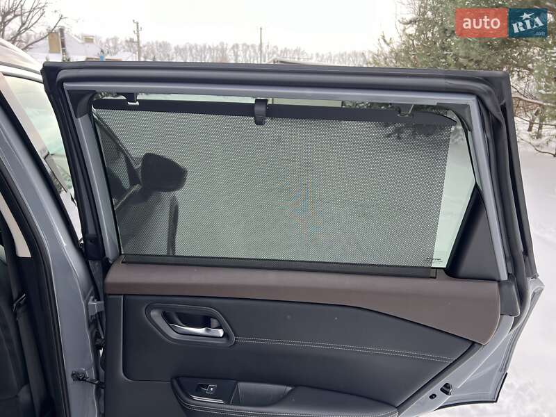 Внедорожник / Кроссовер Nissan Rogue 2023 в Киеве