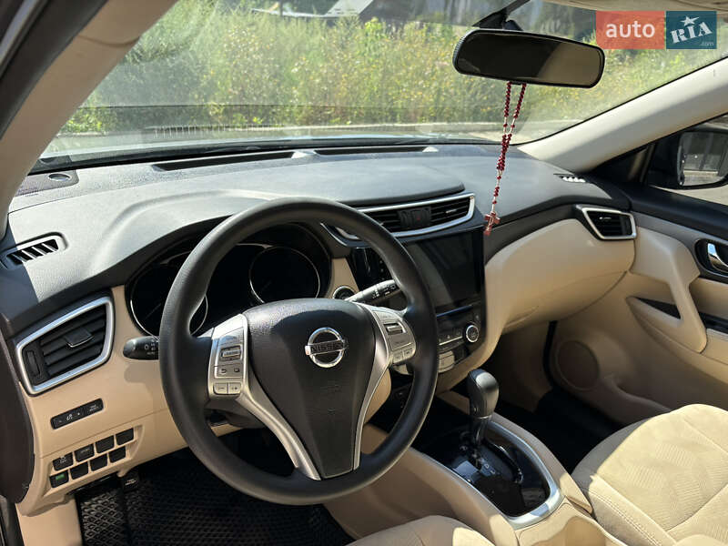 Внедорожник / Кроссовер Nissan Rogue 2016 в Ивано-Франковске