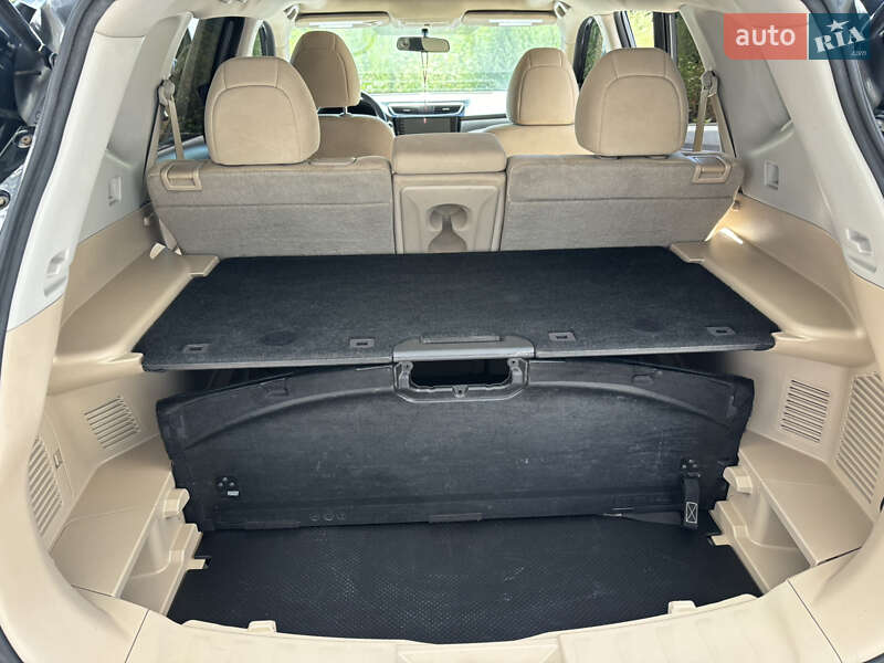 Внедорожник / Кроссовер Nissan Rogue 2016 в Ивано-Франковске