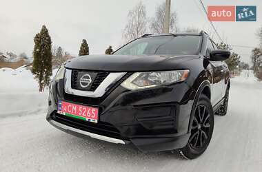 Внедорожник / Кроссовер Nissan Rogue 2017 в Дубно