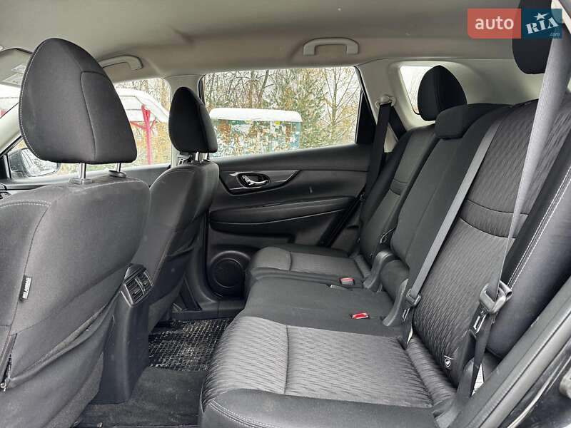 Внедорожник / Кроссовер Nissan Rogue 2016 в Киеве