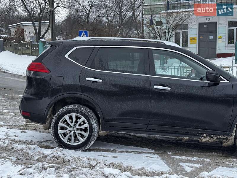 Внедорожник / Кроссовер Nissan Rogue 2016 в Киеве