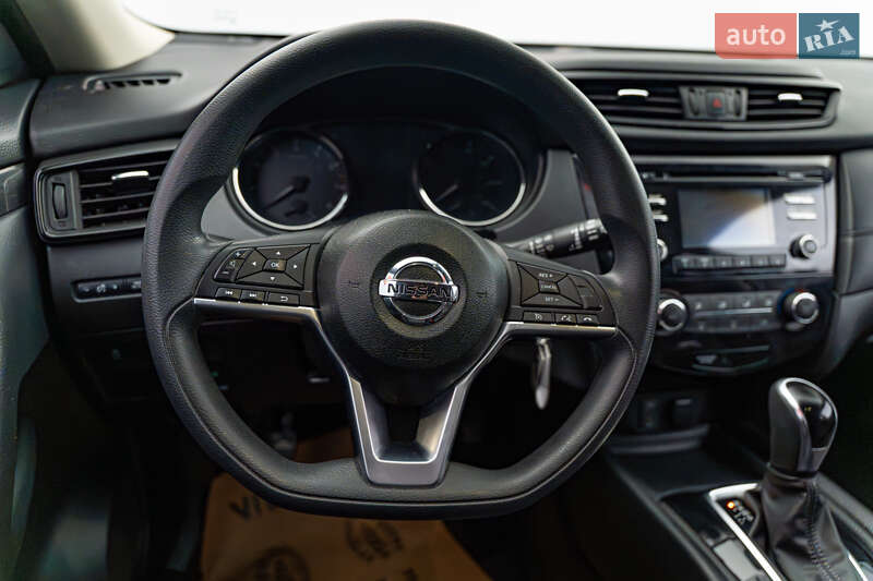 Внедорожник / Кроссовер Nissan Rogue 2016 в Киеве