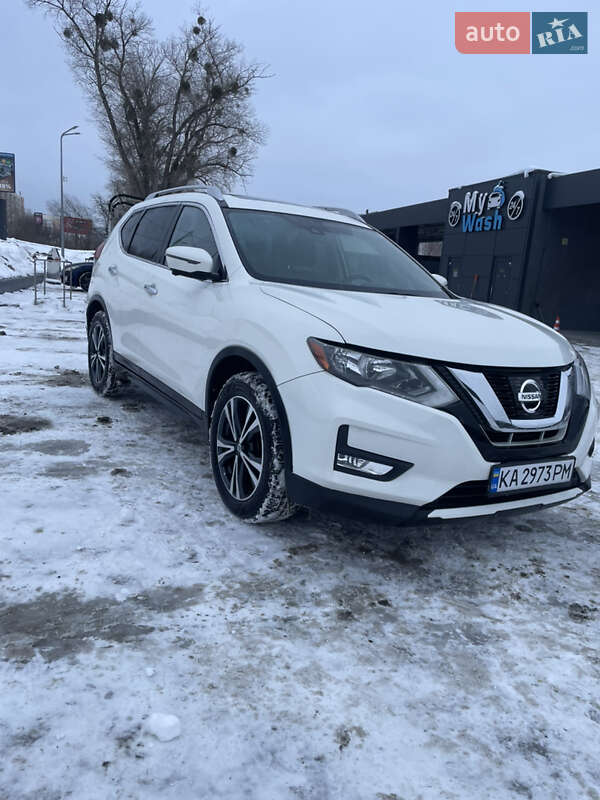 Внедорожник / Кроссовер Nissan Rogue 2019 в Киеве