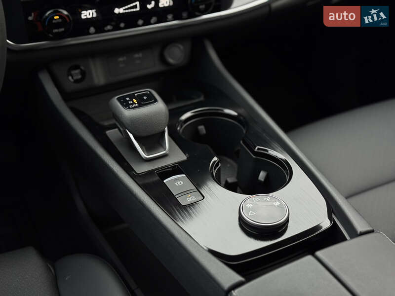 Внедорожник / Кроссовер Nissan Rogue 2024 в Мукачево