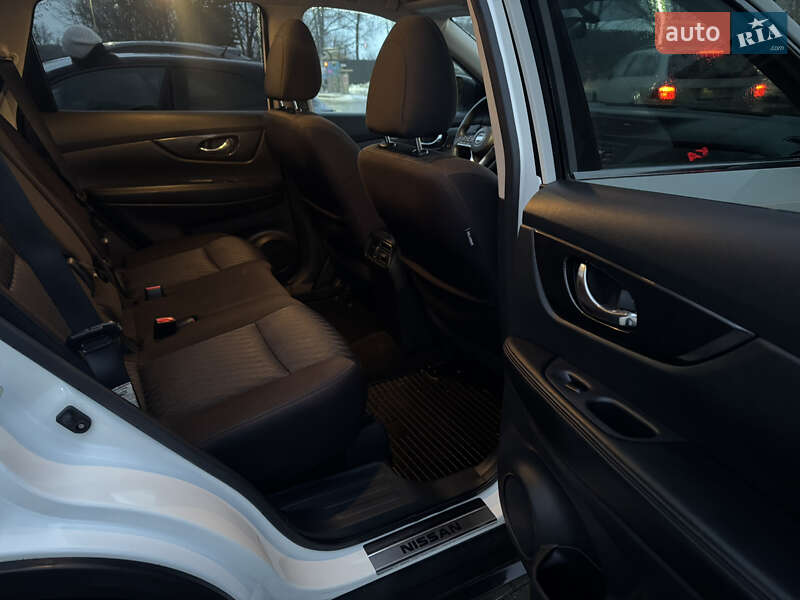 Внедорожник / Кроссовер Nissan Rogue 2017 в Тернополе фото 16 Внедорожник / Кроссовер Nissan Rogue 2017 в Тернополе
