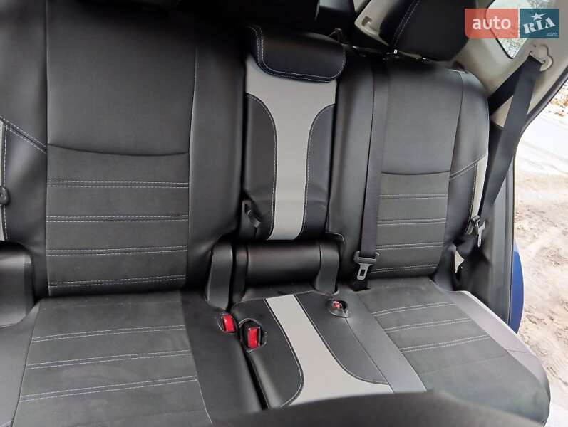 Внедорожник / Кроссовер Nissan Rogue 2017 в Каменец-Подольском