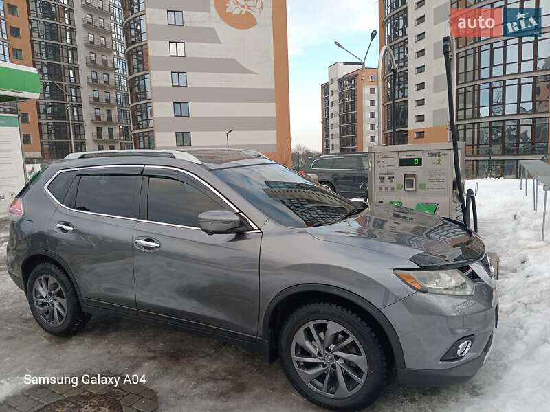 Внедорожник / Кроссовер Nissan Rogue 2016 в Ивано-Франковске