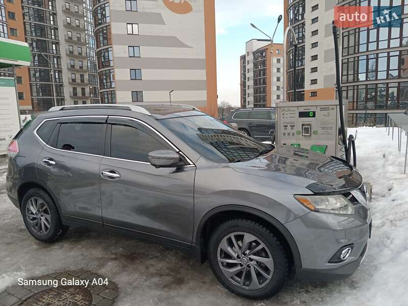 Внедорожник / Кроссовер Nissan Rogue 2016 в Ивано-Франковске