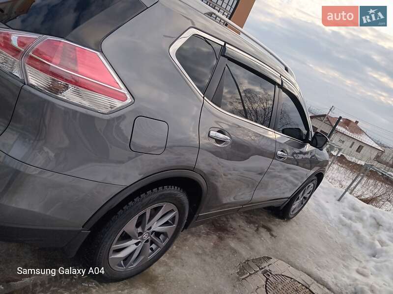 Внедорожник / Кроссовер Nissan Rogue 2016 в Ивано-Франковске