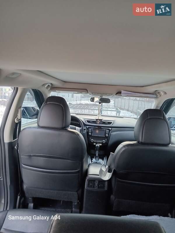 Внедорожник / Кроссовер Nissan Rogue 2016 в Ивано-Франковске