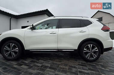 Позашляховик / Кросовер Nissan Rogue 2017 в Житомирі
