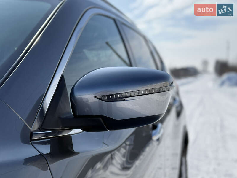 Внедорожник / Кроссовер Nissan Rogue 2018 в Ровно