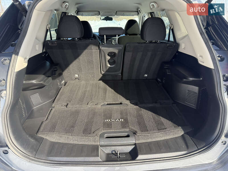 Внедорожник / Кроссовер Nissan Rogue 2018 в Ровно