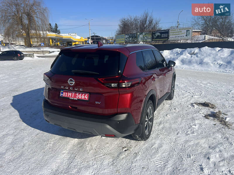 Внедорожник / Кроссовер Nissan Rogue 2021 в Ровно