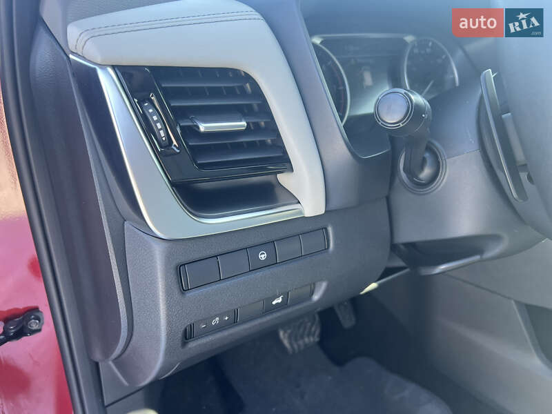 Внедорожник / Кроссовер Nissan Rogue 2021 в Ровно