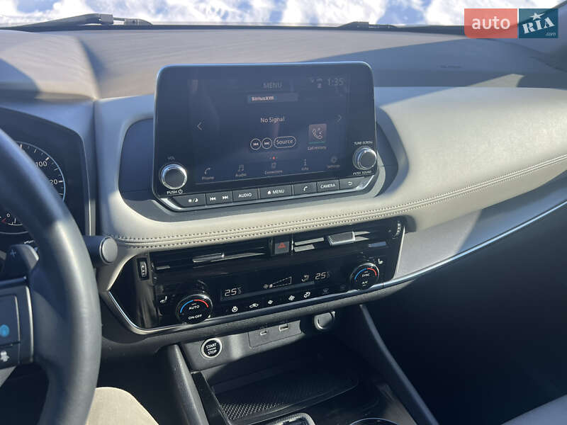 Внедорожник / Кроссовер Nissan Rogue 2021 в Ровно