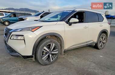 Позашляховик / Кросовер Nissan Rogue 2022 в Чернівцях