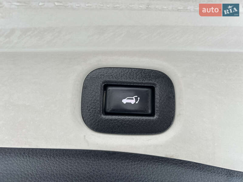 Внедорожник / Кроссовер Nissan Rogue 2016 в Виннице