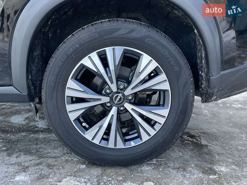 Внедорожник / Кроссовер Nissan Rogue 2023 в Сумах
