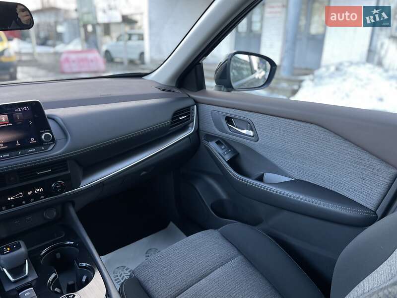 Внедорожник / Кроссовер Nissan Rogue 2023 в Сумах