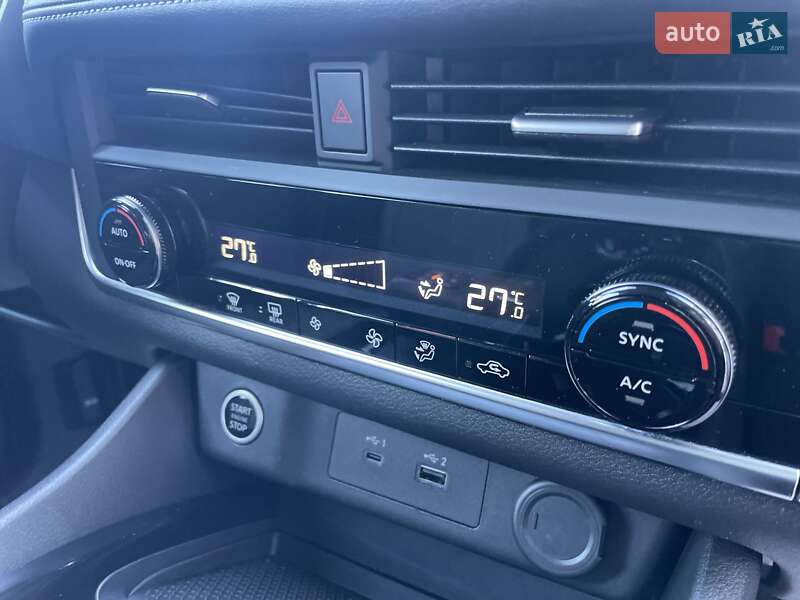 Внедорожник / Кроссовер Nissan Rogue 2023 в Сумах