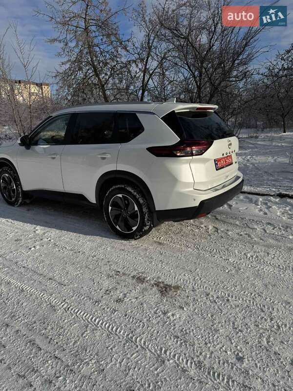 Внедорожник / Кроссовер Nissan Rogue 2024 в Кривом Роге