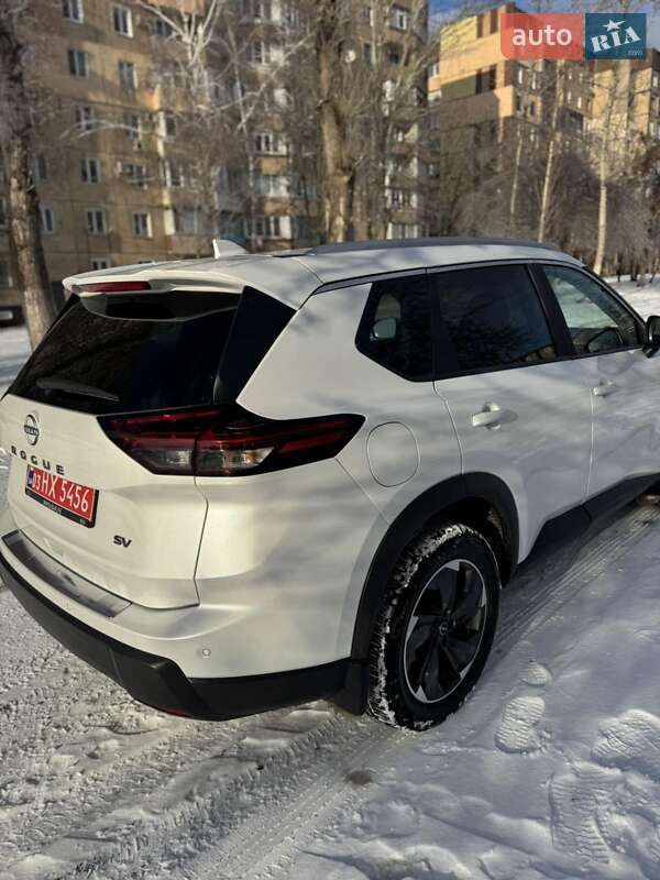 Внедорожник / Кроссовер Nissan Rogue 2024 в Кривом Роге