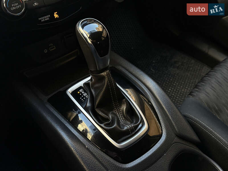 Позашляховик / Кросовер Nissan Rogue 2018 в Одесі