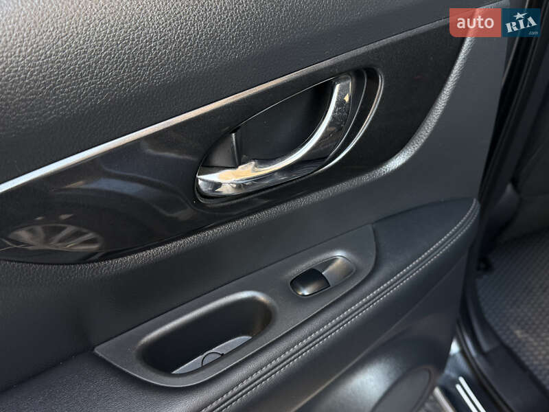 Позашляховик / Кросовер Nissan Rogue 2018 в Одесі