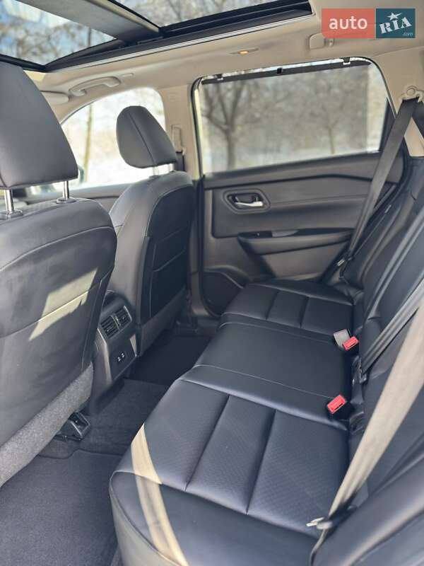 Внедорожник / Кроссовер Nissan Rogue 2024 в Кривом Роге