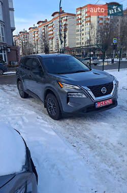 Внедорожник / Кроссовер Nissan Rogue 2021 в Черновцах