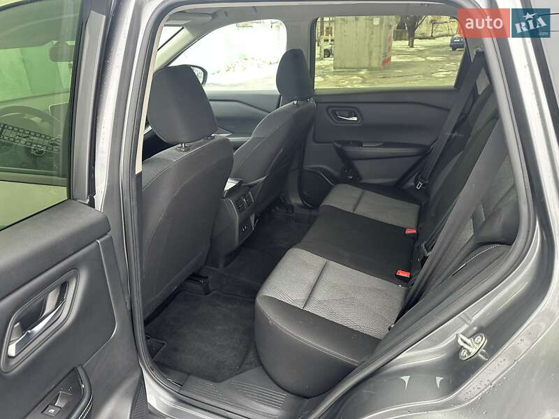 Внедорожник / Кроссовер Nissan Rogue 2024 в Изюме