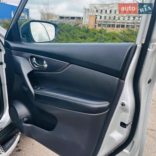 Внедорожник / Кроссовер Nissan Rogue 2014 в Николаеве