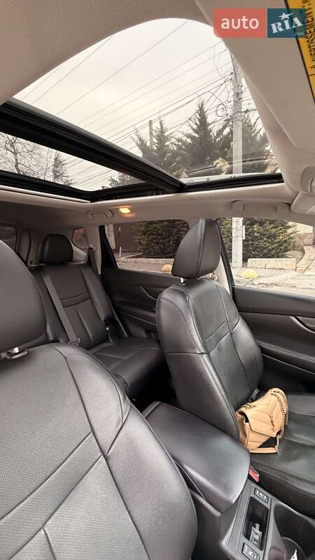 Позашляховик / Кросовер Nissan Rogue 2016 в Одесі