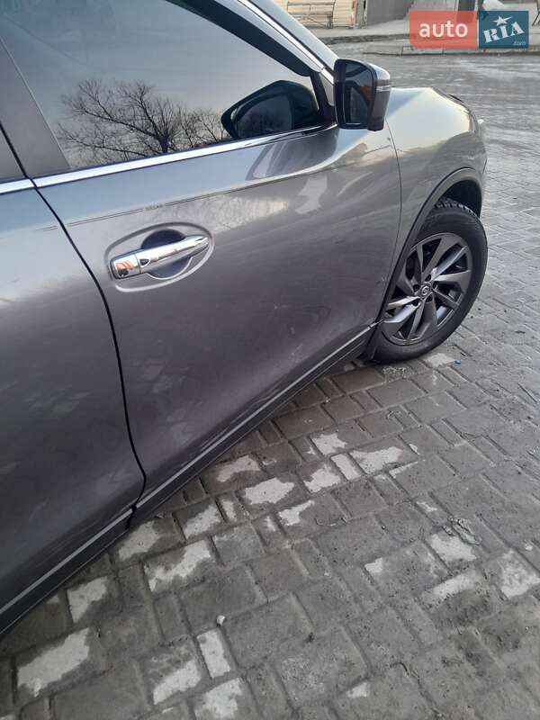 Внедорожник / Кроссовер Nissan Rogue 2016 в Ивано-Франковске